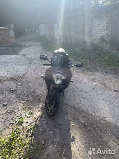 Suzuki GSX 1000 r