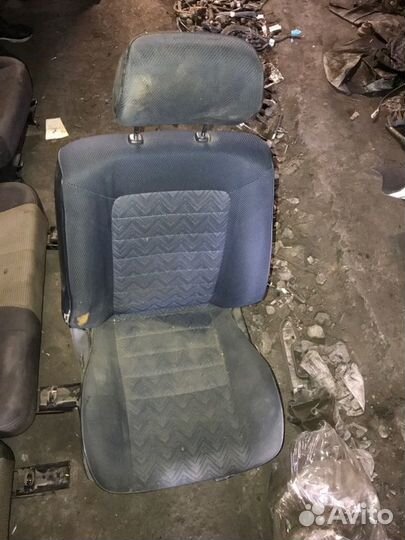 Сиденья комплект Toyota Sprinter Carib AE95G 4AFE