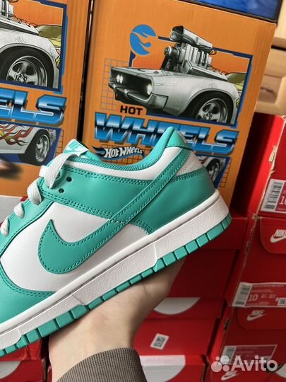 Nike Dunk low 'Clear Jade' (9/10.5US)