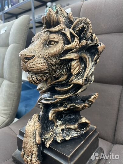 Статуэтка лев