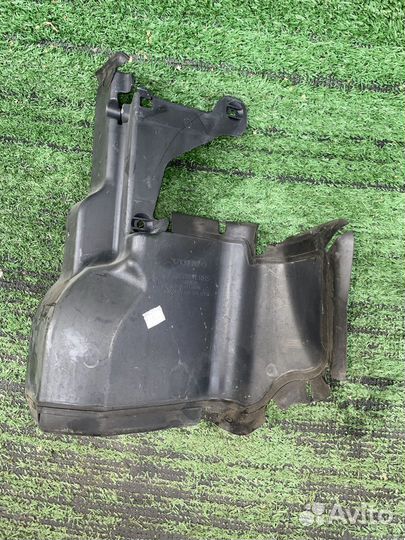 Воздуховод Volvo V70 BW 30678191