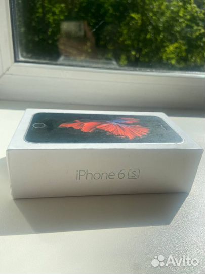 Телефон iPhone 6s