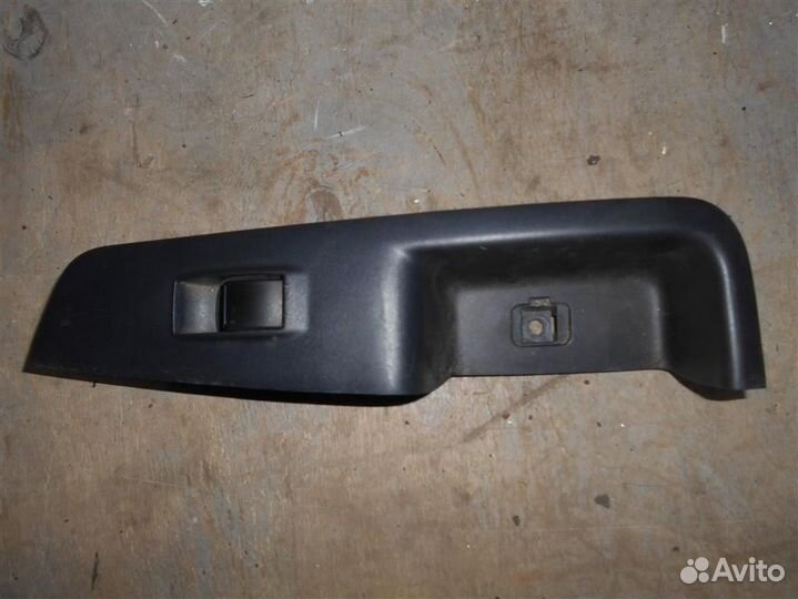 Кнопка стеклоподъемника задней левой двери от Mit