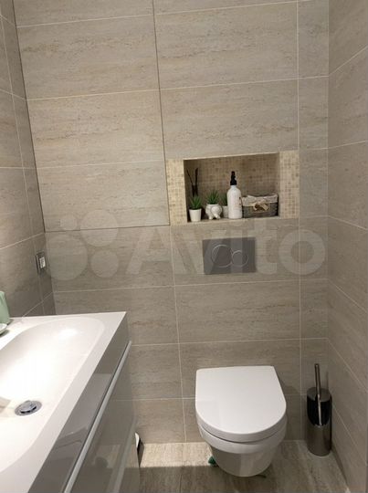 2-к. квартира, 67,4 м², 2/5 эт.