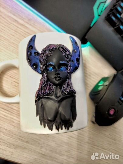 Кружка с декором из полимерной глины