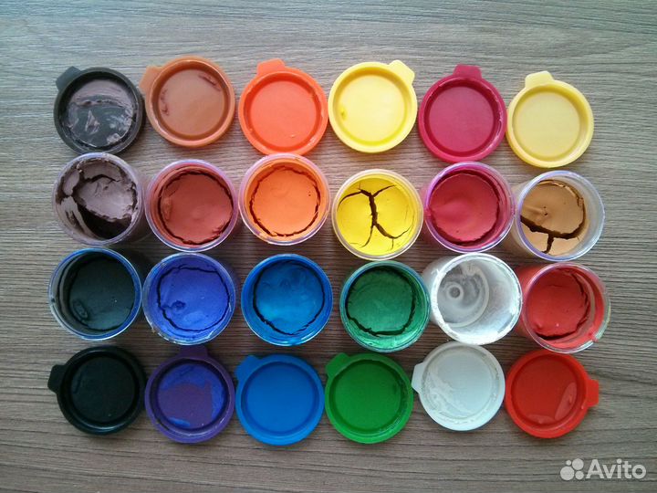 Принадлежности для рисования красками 
