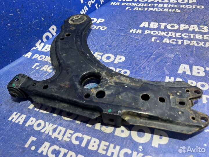 Передний правый рычаг Skoda Octavia Tour лифтбэк