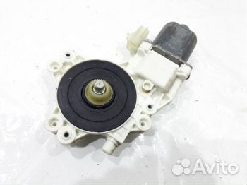 Моторчик заднего правого стеклоподъемника