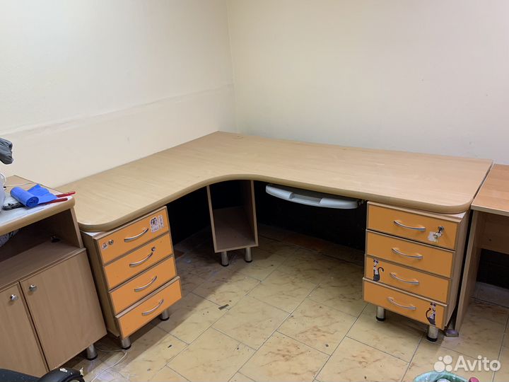 Компьютерный стол