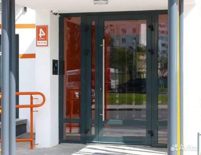 Пластиковая дверь / входная группа