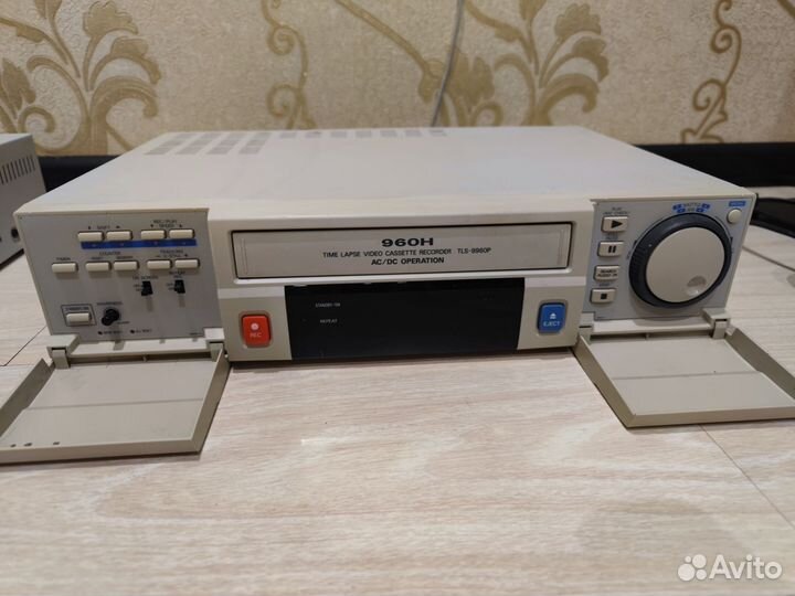 Видеомагнитофон Sanyo TLS-9960P