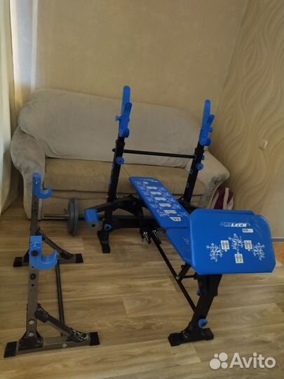 Скамья для жима со стойками и штангами