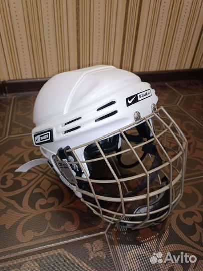 Профессиональный хоккейный шлем Bauer nbh5500L