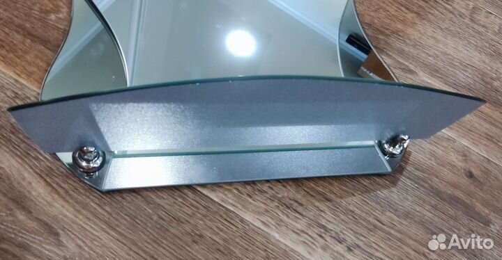 Зеркало с полкой в ванную