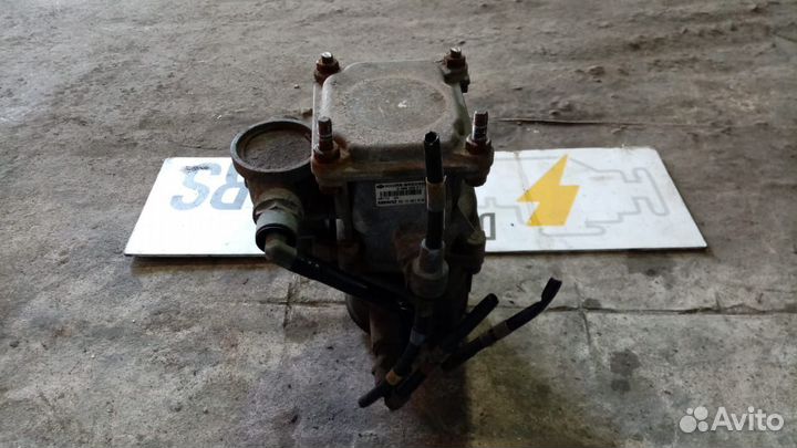 Кран управления тормозами прицепа главный Рено