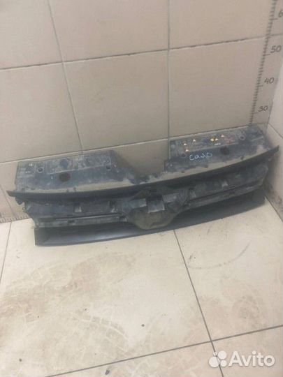 Решетка радиатора Renault Duster