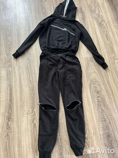 Спортивный костюм