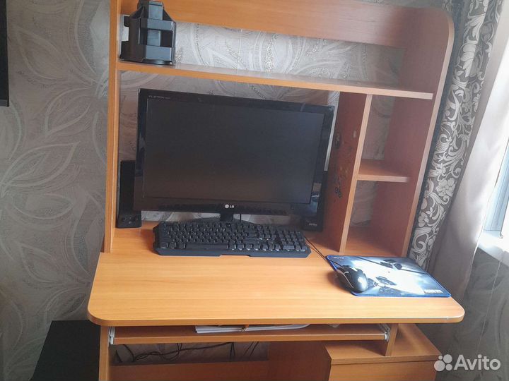 Компьютерный стол