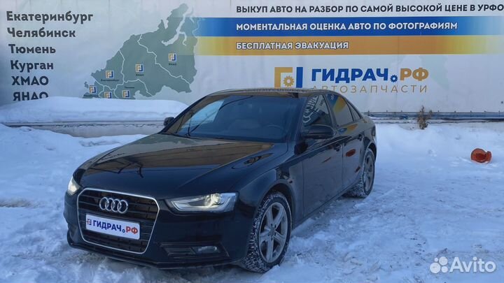 Кронштейн амортизатора левый Audi A4 (B8) 8K041303