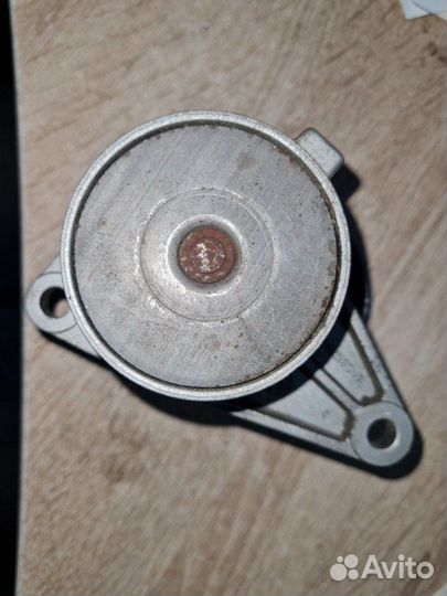 Натяжитель приводного ремня Volvo