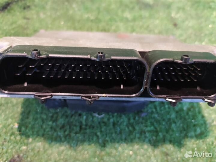 Блок управления двс Skoda Fabia 5J 2010