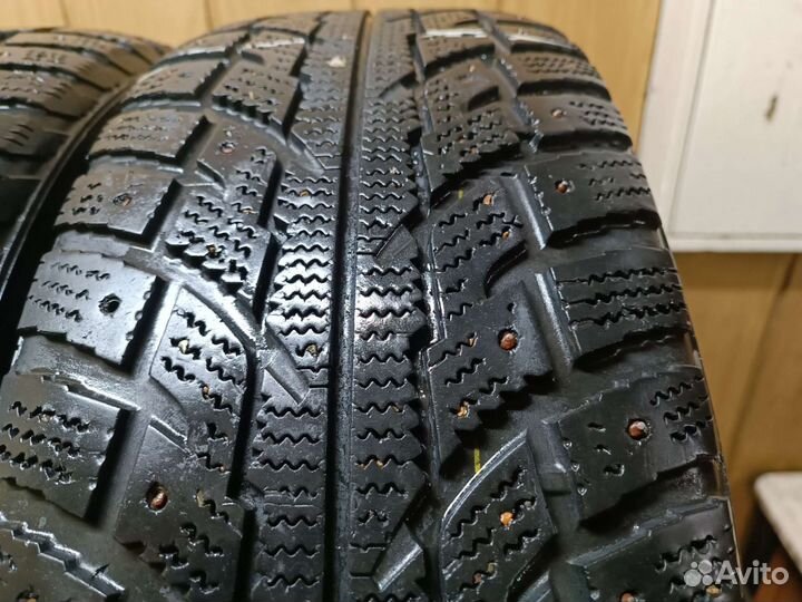 Kumho I'Zen RV Stud KC16 235/60 R18