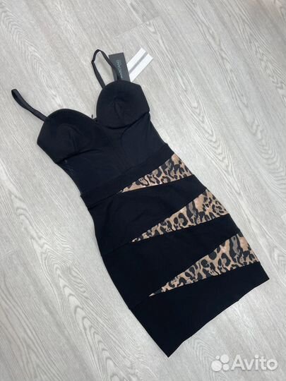 S Новое Marciano (Guess) Платье