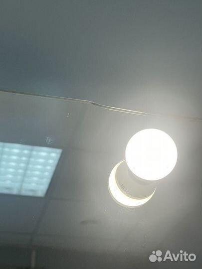 Гримерное зеркало с лампочками