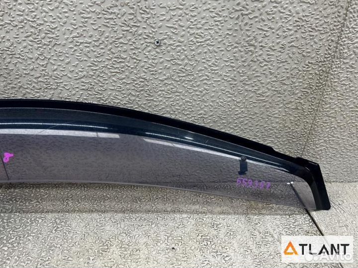 Ветровик передний правый toyota voxy