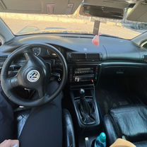 Volkswagen Passat 1.8 MT, 2000, 422 950 км, с пробегом, цена 400 000 руб.