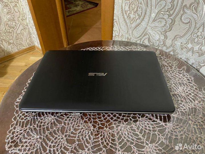 Asus 4 ядра/810 Nvidia/ssd 240/фулл hd