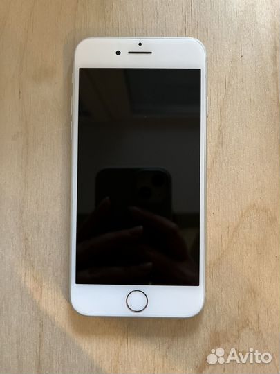 Телефон iPhone 8 64 gb