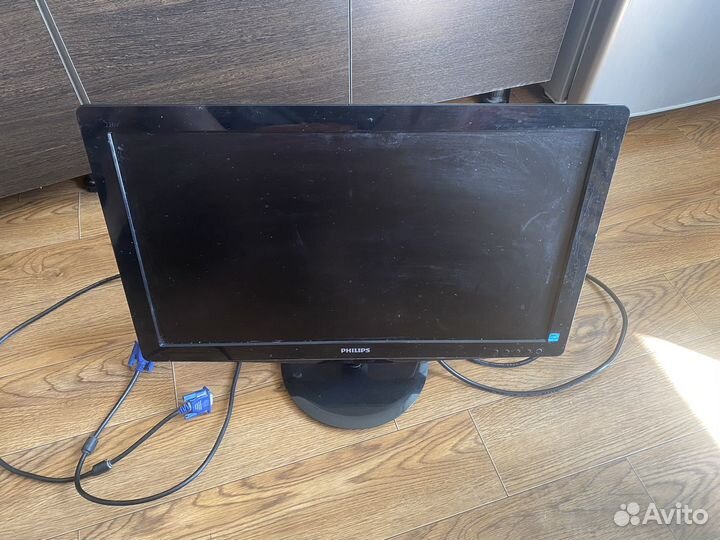 Монитор philips 22
