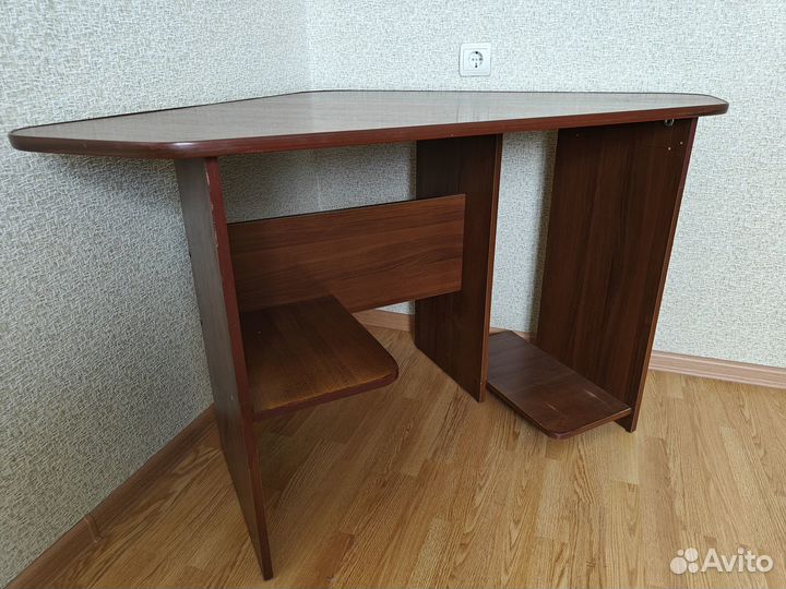 Стол компьютерный угловой