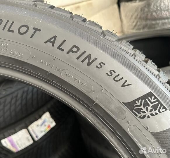 Michelin Pilot Alpin 5 SUV 285/45 R22 и 325/40 R22