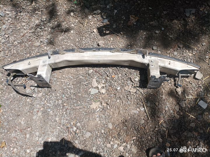 Усилитель переднего бампера BMW e65 e66 e67