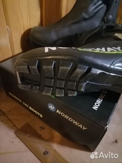 Лыжные ботинки
