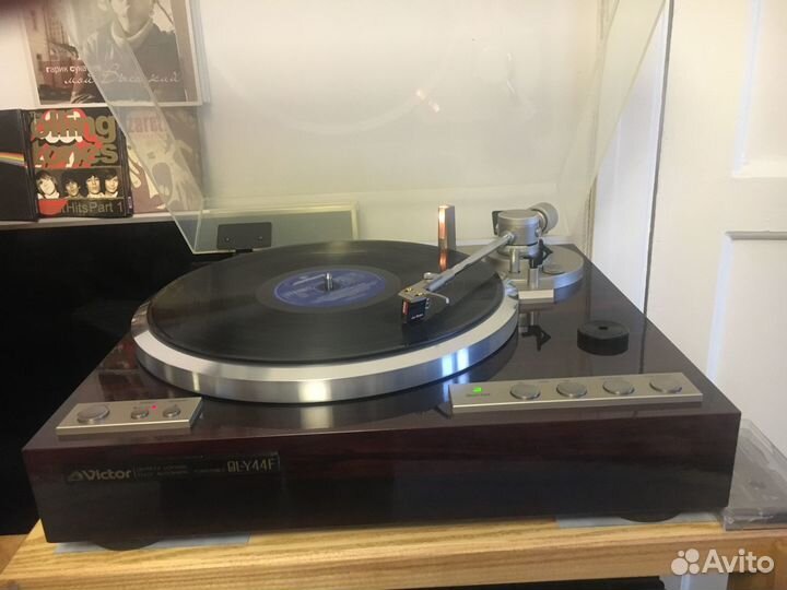 Проигрыватель винила Viktor