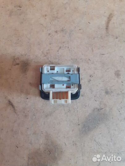 Кнопка стеклоподъемника задняя левая Toyota Corsa