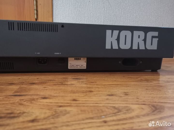 Синтезатор korg is35