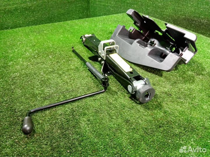 Домкрат Audi A4 B8 cdhb (1.8T) 2008