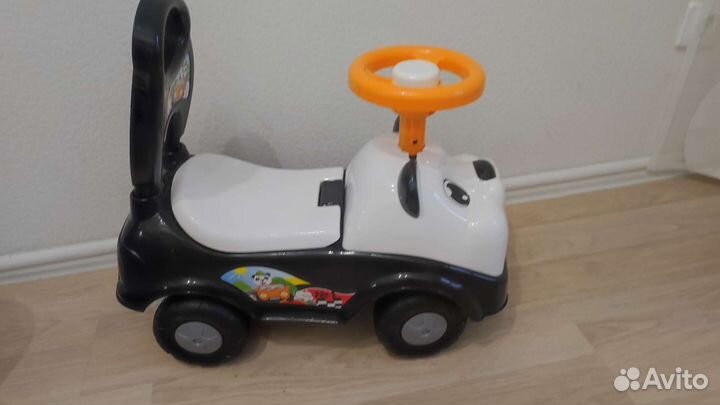 Машинка каталка толокар с ручкой
