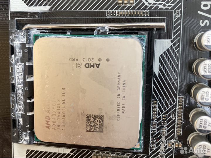 Материнская плата с процессором