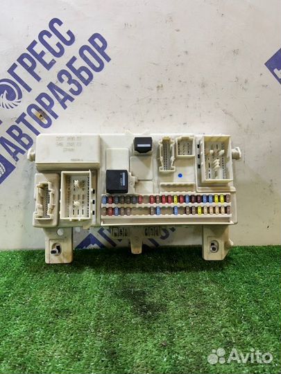 Блок предохранителей салонный Volvo S40 седан 2.4