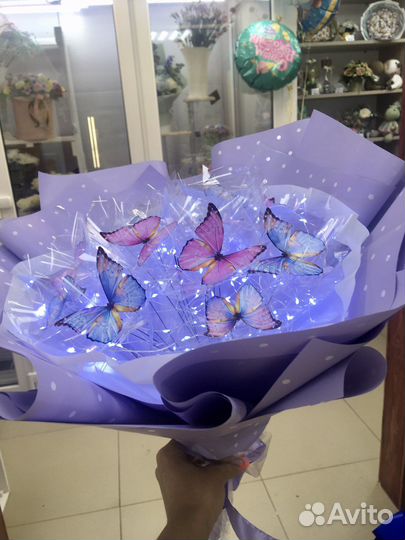 Светящийся букет из 15 бабочек