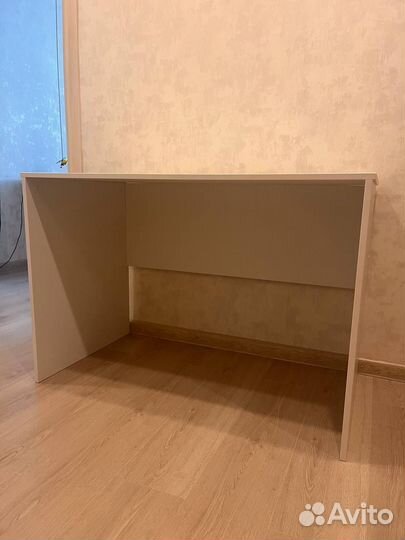 Письменный стол