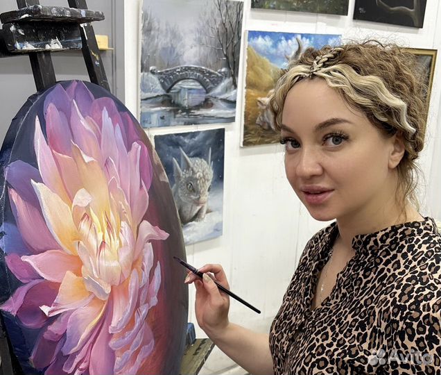 Картина маслом Пион на круглом холсте