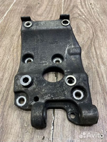 Кронштейн кондиционера Ford Focus 3 T1DB 2014