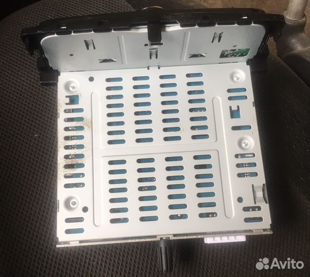 Мгнитола reno logan 2