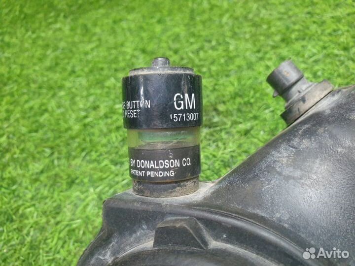 Патрубок воздушного фильтра Chevrolet Tahoe GMT410